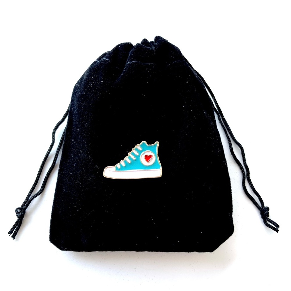 3/$10 🩵Tiffany Color Sneaker Pin with Heart for Children & Adults (mix & match)